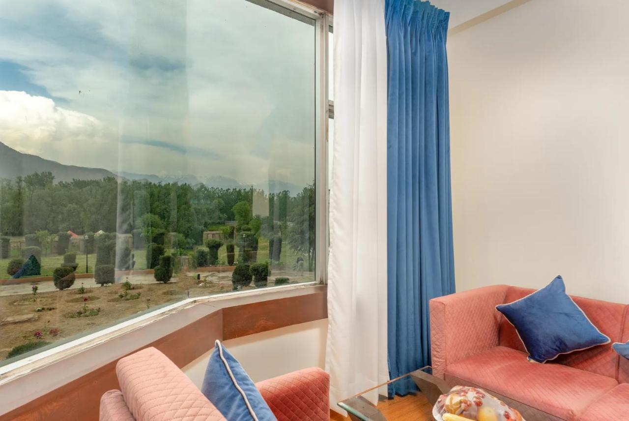 The Chinar Srinagar Hotel Esterno foto